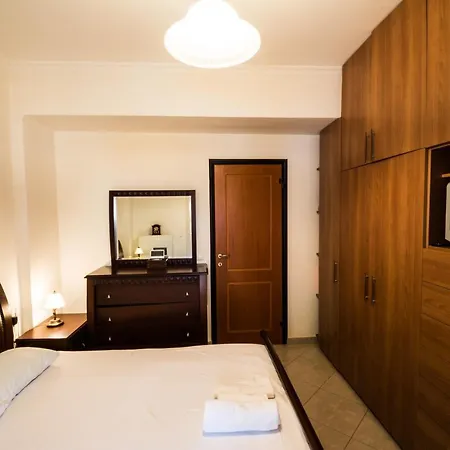 Electra's House * 干尼亞